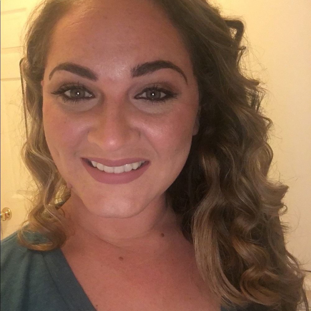 Meet your Posher, Suzette